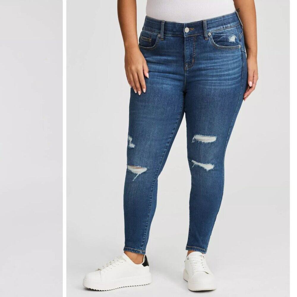 NWT Torrid Bombshell Premium Stretch Dark Wash Distressed Skinny Jeans Size 18S